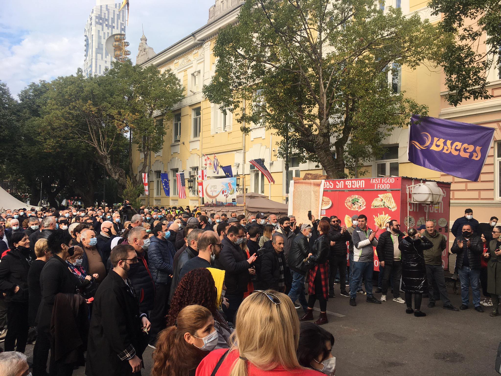 ბათუმში „გაერთიანებული ოპოზიცია“ აქციას მართავს